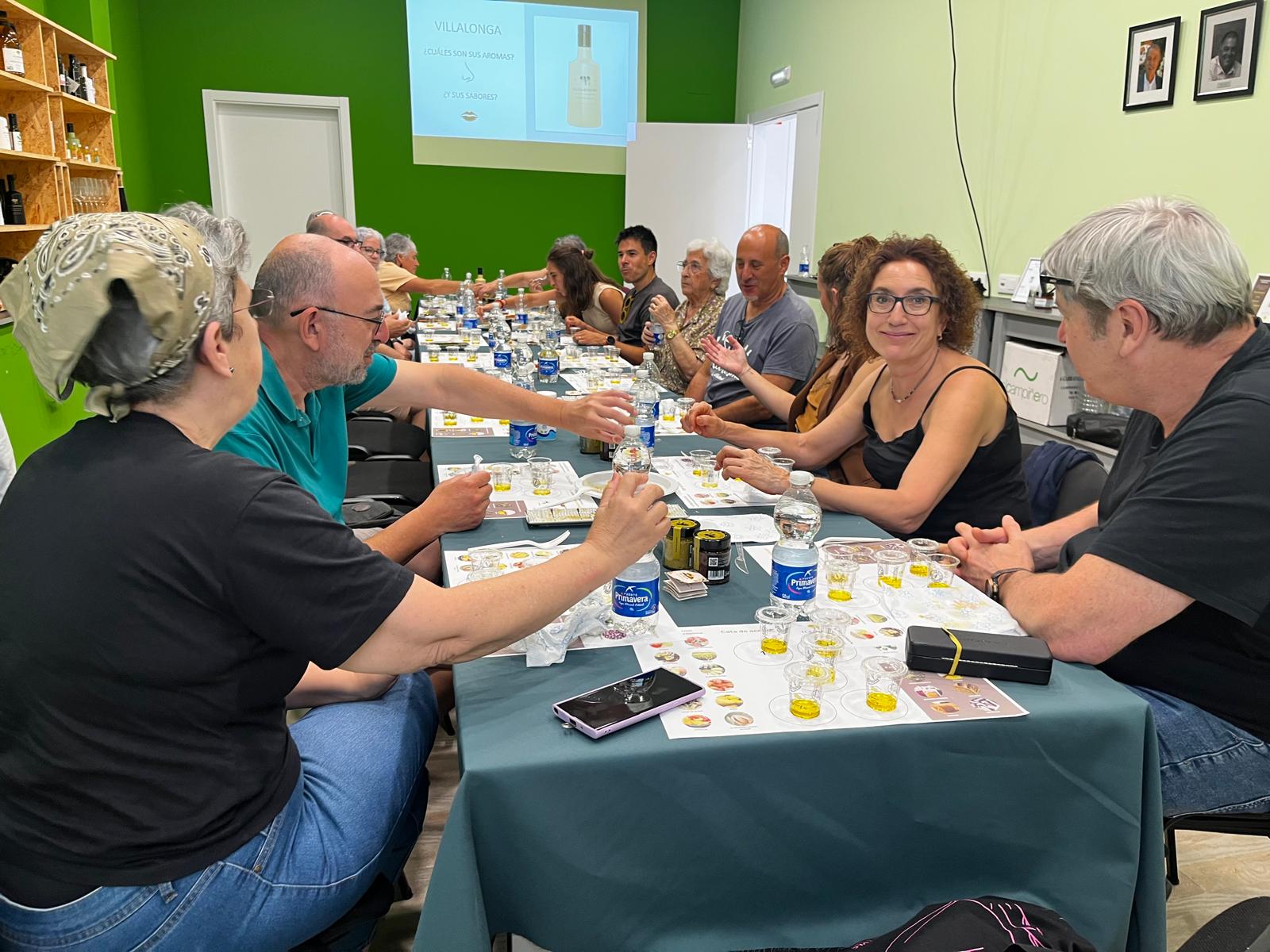 cata de aceite Visitar una almazara en Valencia