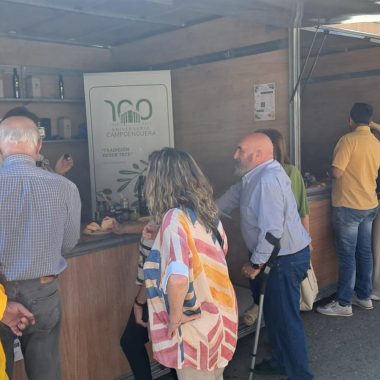 Campoenguera participa en el Mercado Artesanal de Tous y patrocina el Concurso de Gazpacho