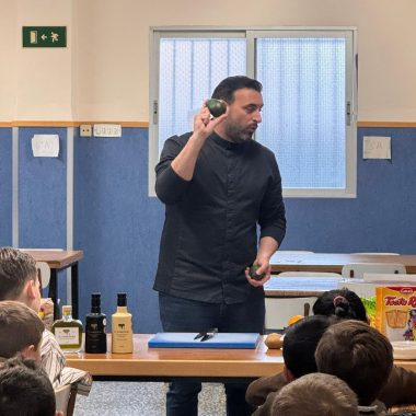 Nuestro chef Rubén Fenollar imparte una charla sobre alimentación saludable en el Colegio Marni de Valencia