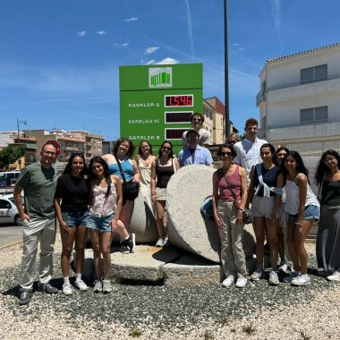 Campoenguera acoge una jornada formativa y cata con alumnado de la Universidad de Purdue